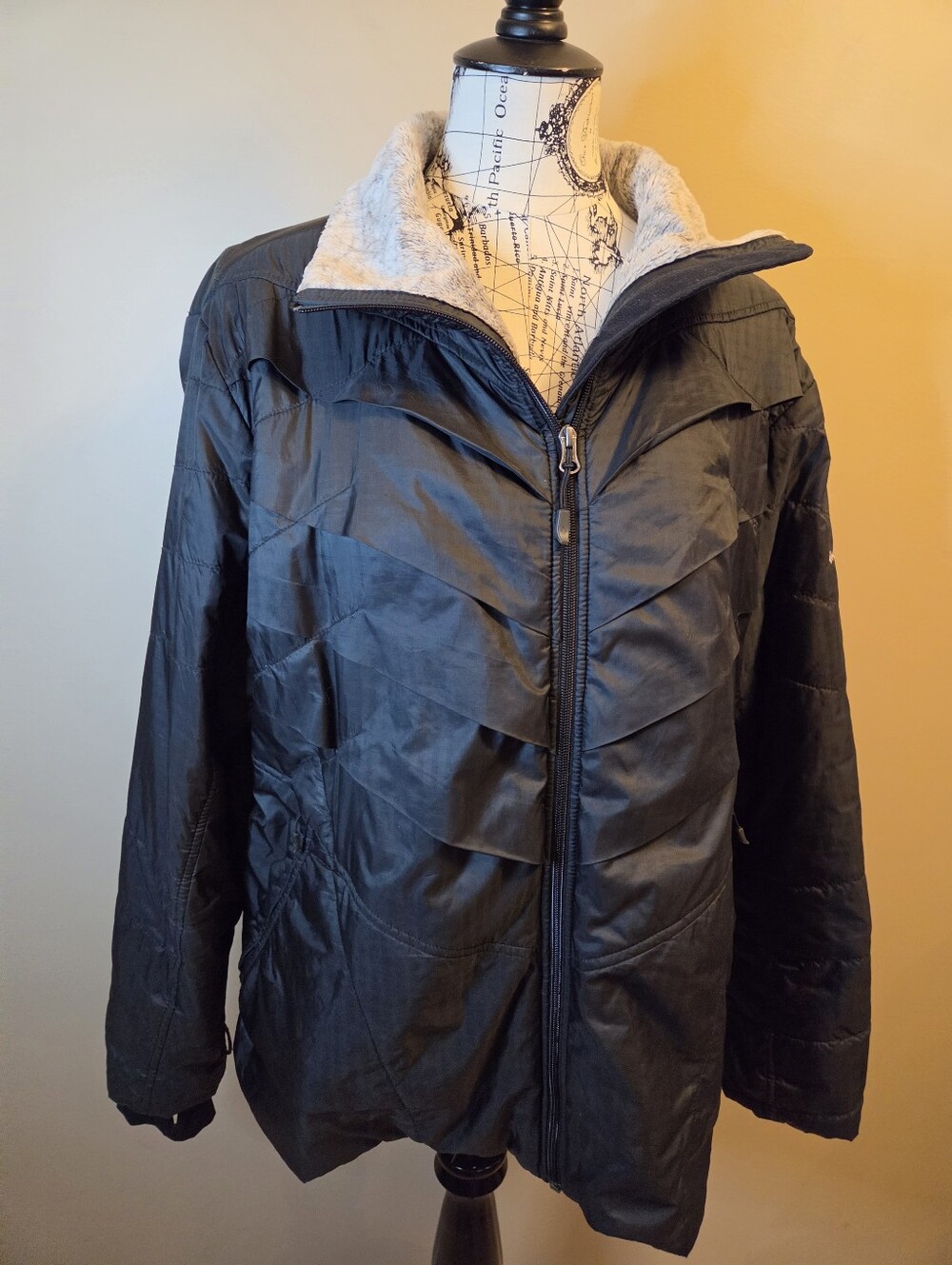 Columbia Omni-Heat 2X Plus Size Womens Black Insulated Coat Fleece Collar